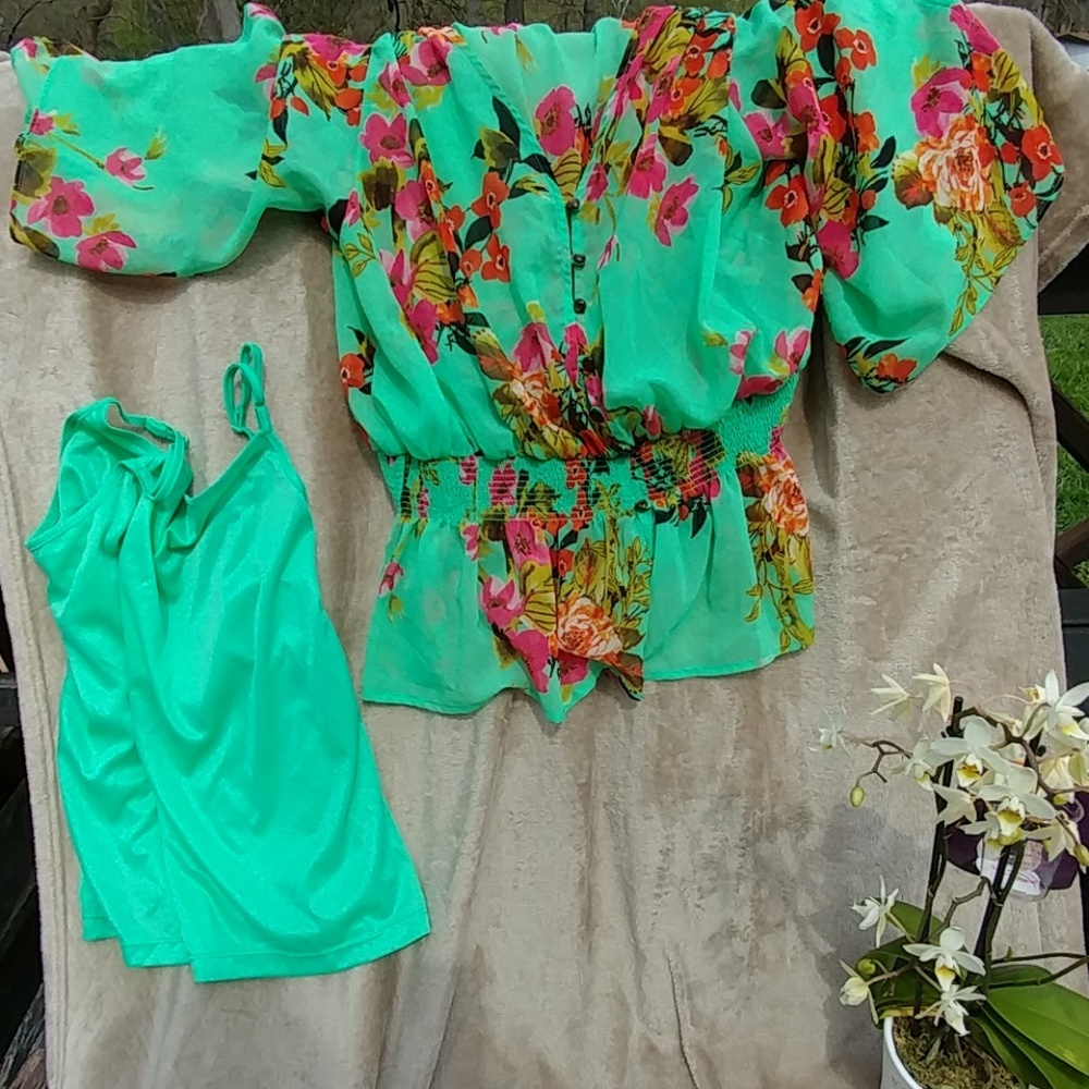 🎉💋HP🎉Gracefully Beautiful Blouse